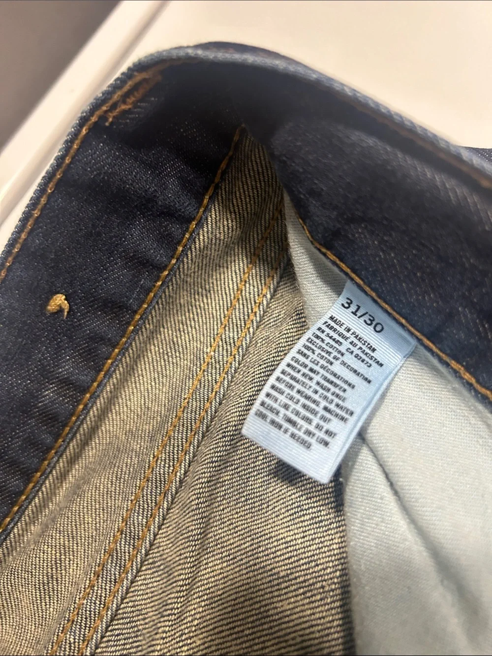 American Eagle Outfitters Men’s Dark Blue Straight Jeans with Contrast Stitching